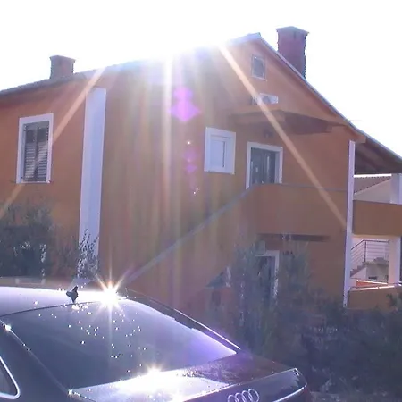Bozena Apartment *