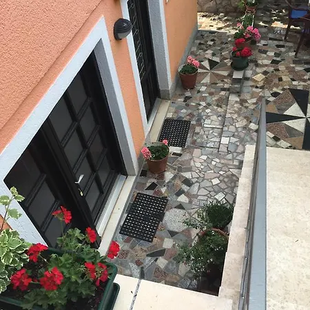 Bozena Apartment *