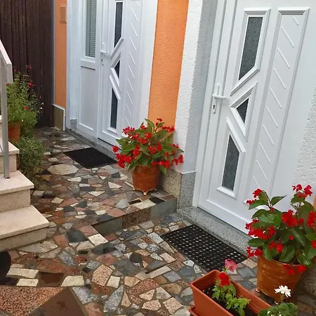 Bozena Apartment *