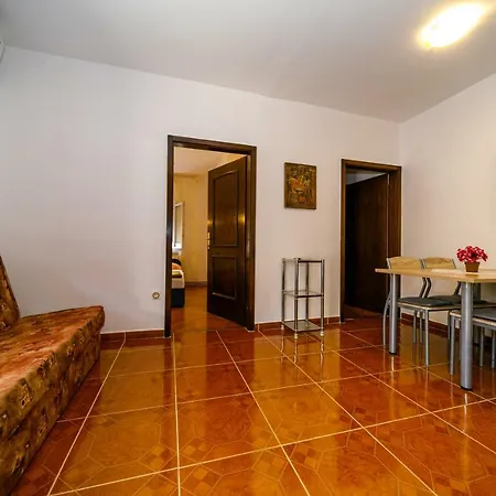 Bozena Apartment